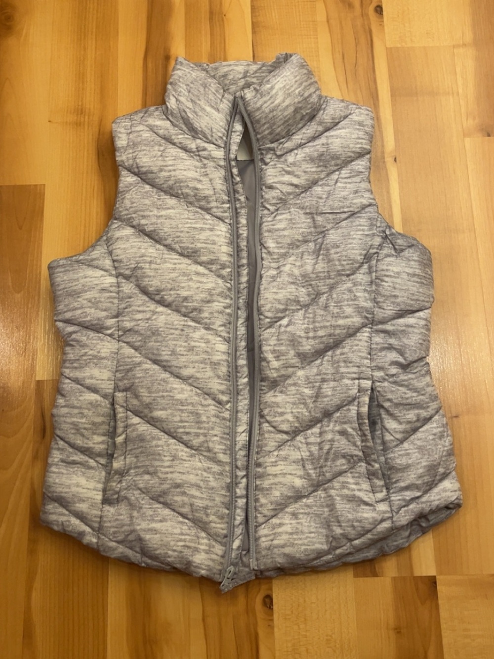 SO Women’s Gray Quilted Puffer Vest